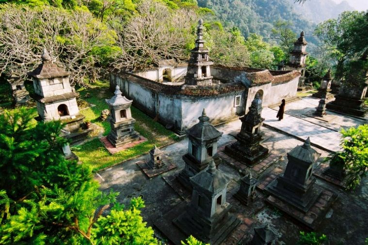 Tour Vịnh Hạ Long - Hạ Long Park - Bãi Cháy - Yên Tử 3 Ngày 2 Đêm